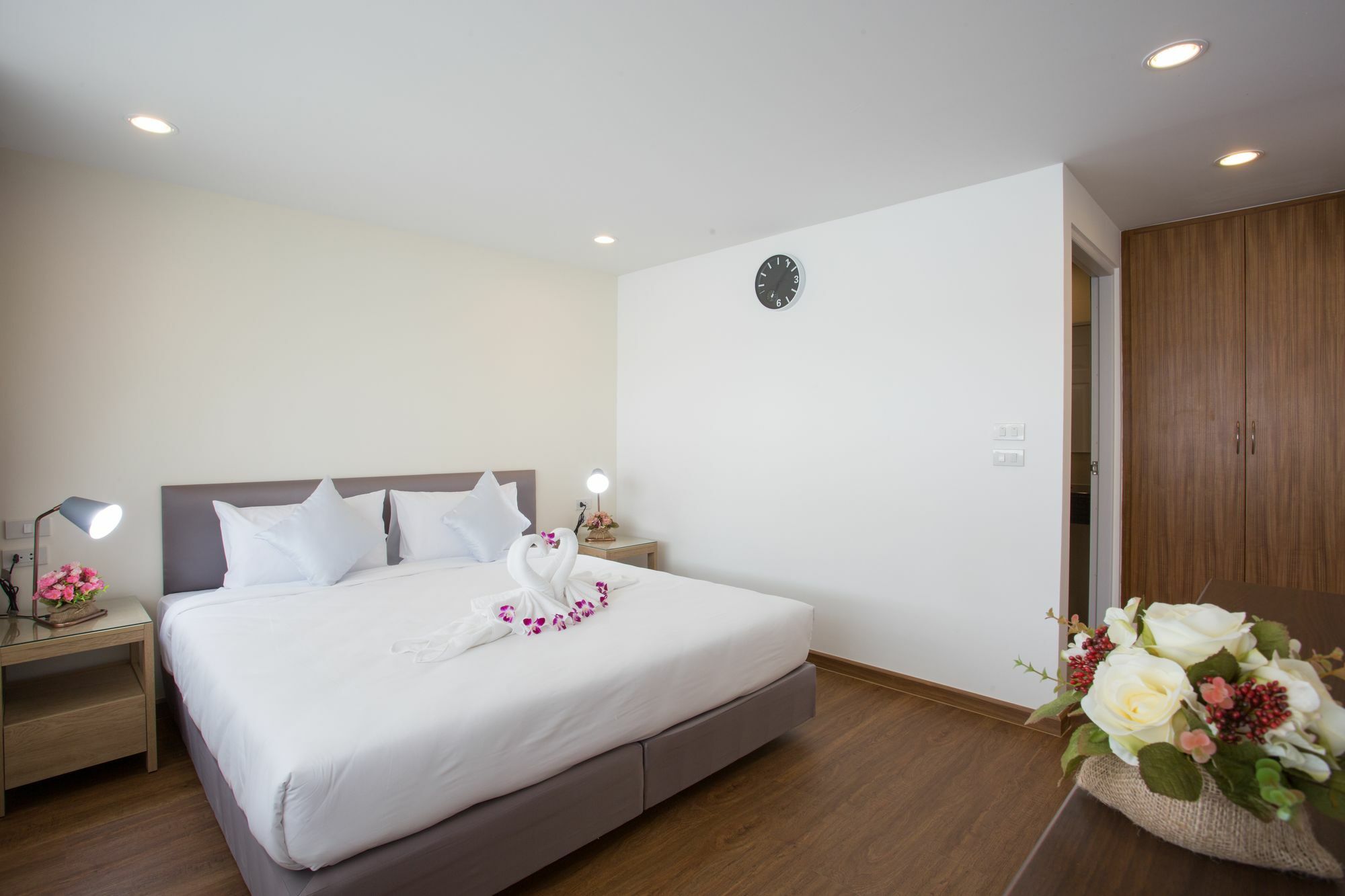 The Suites Apartment & Residence Patong Exterior foto