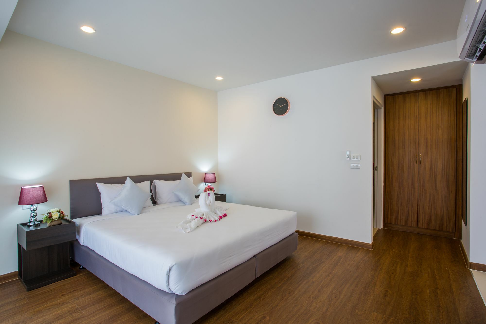 The Suites Apartment & Residence Patong Exterior foto